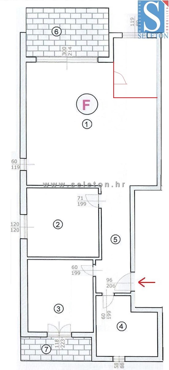 Appartamento ristrutturato a Poreč-Parenzo di 88 m2 con vista mare, a ca. 800 m dal mare (in linea d'aria)