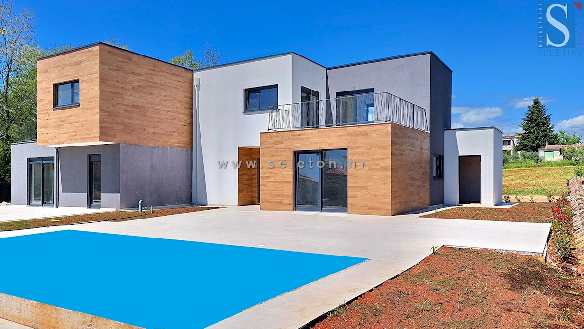 Nuova e moderna casa bifamiliare di 131 mq con piscina nelle vicinanze di Poreč-Parenzo