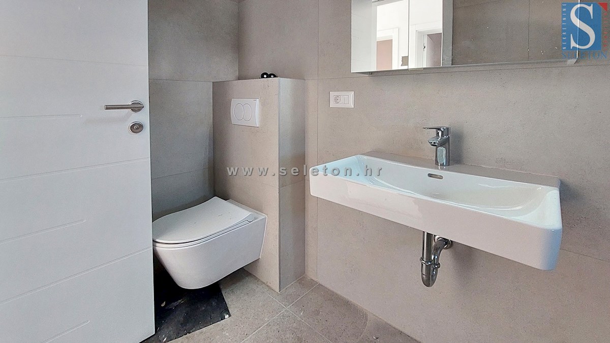 Poreč-Parenzo - dintorni, nuovo appartamento di 68 m2, 3 camere da letto, 2 posti auto