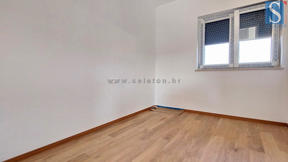 Poreč-Parenzo - dintorni, nuovo appartamento di 68 m2, 3 camere da letto, 2 posti auto