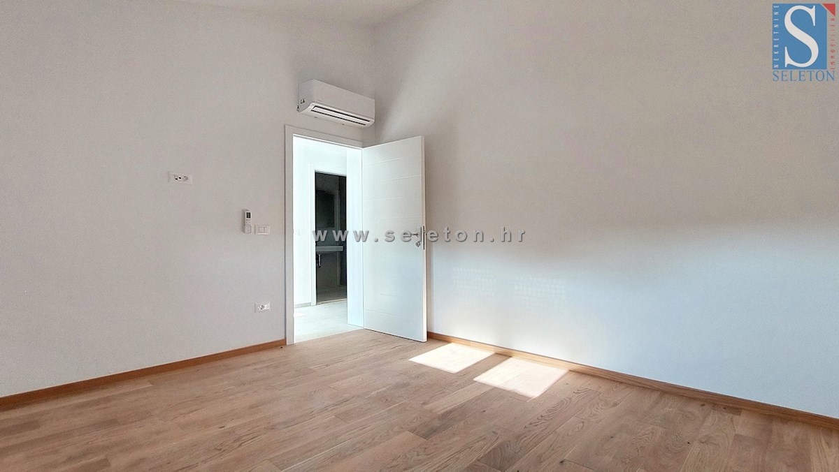 Poreč-Parenzo - dintorni, nuovo appartamento di 68 m2, 3 camere da letto, 2 posti auto