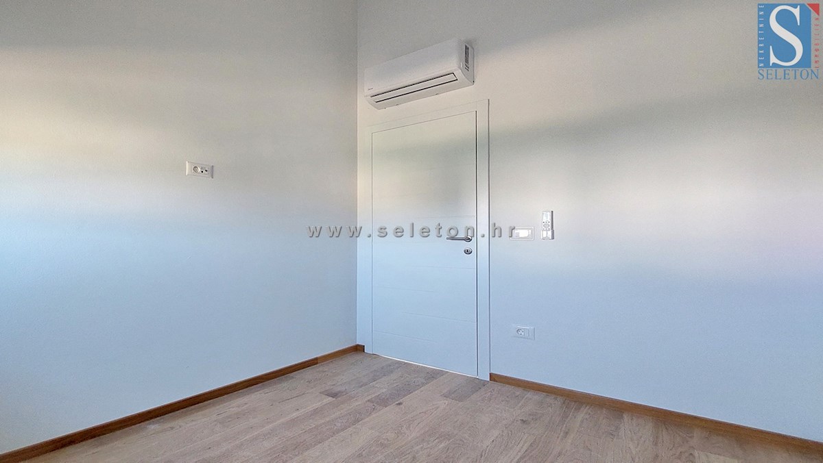 Poreč-Parenzo - dintorni, nuovo appartamento di 68 m2, 3 camere da letto, 2 posti auto