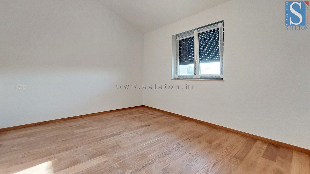 Poreč-Parenzo - dintorni, nuovo appartamento di 68 m2, 3 camere da letto, 2 posti auto