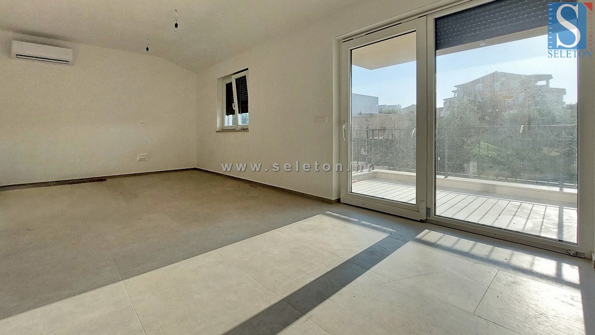 Poreč-Parenzo - dintorni, nuovo appartamento di 72 m2, 2 camere da letto, 2 posti auto