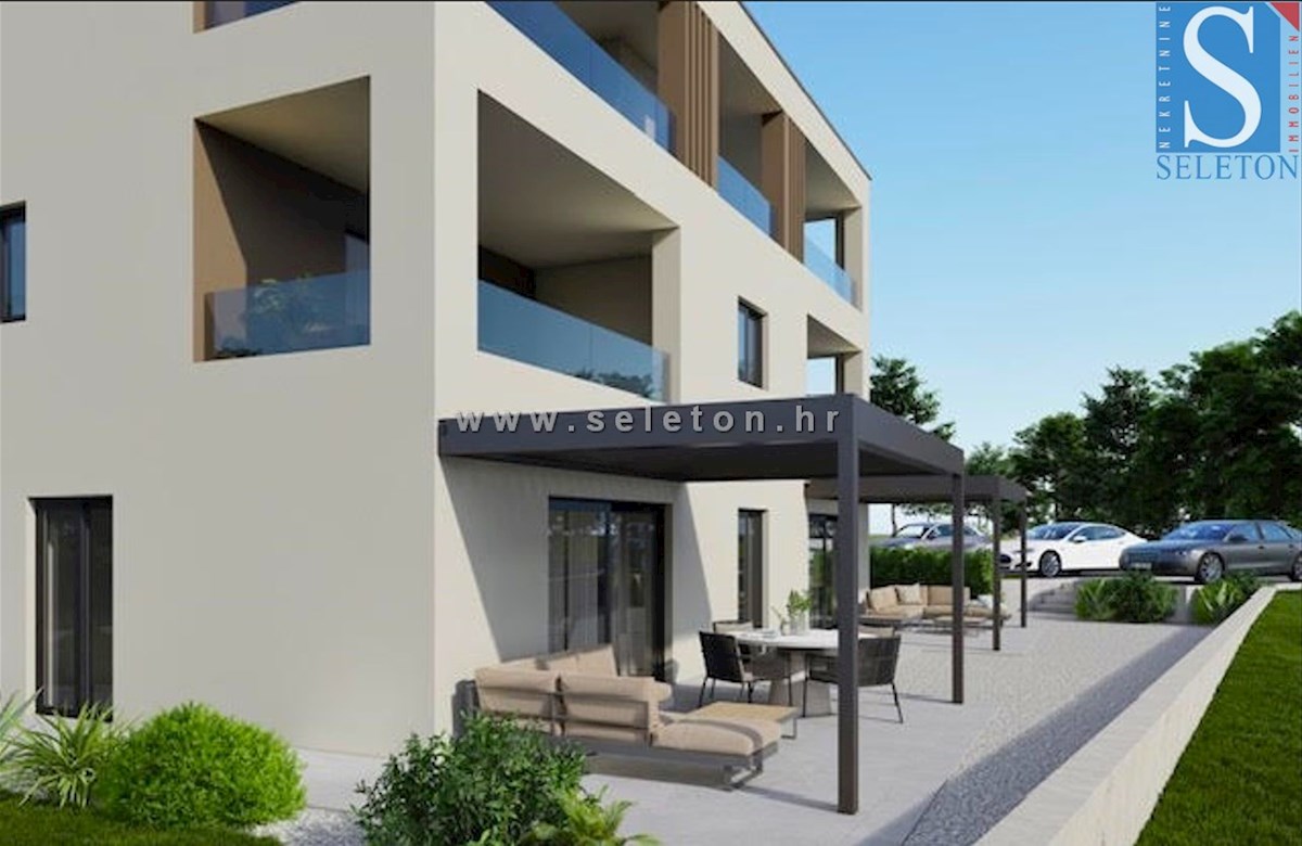Poreč-Parenzo, appartamento in costruzione di 73 m2, 800 m dal mare / 1 km dal centro