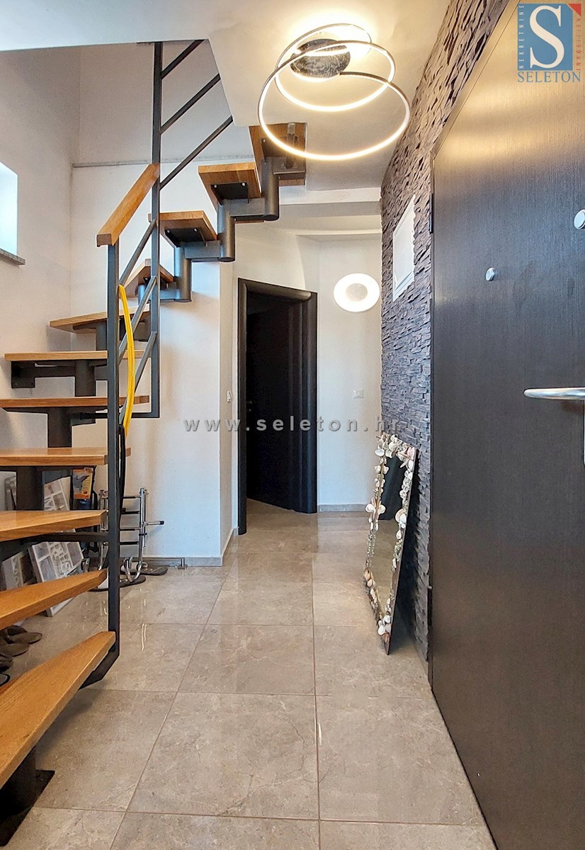 Poreč - Funtana, appartamento arredato su due piani di 76 m2