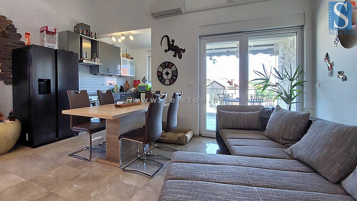 Poreč - Funtana, appartamento arredato su due piani di 76 m2