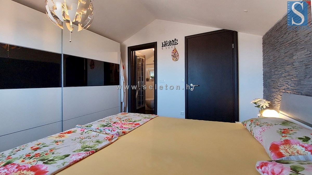 Poreč - Funtana, appartamento arredato su due piani di 76 m2