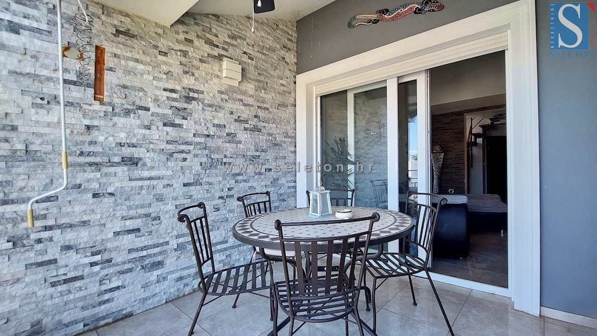 Poreč - Funtana, appartamento arredato su due piani di 76 m2