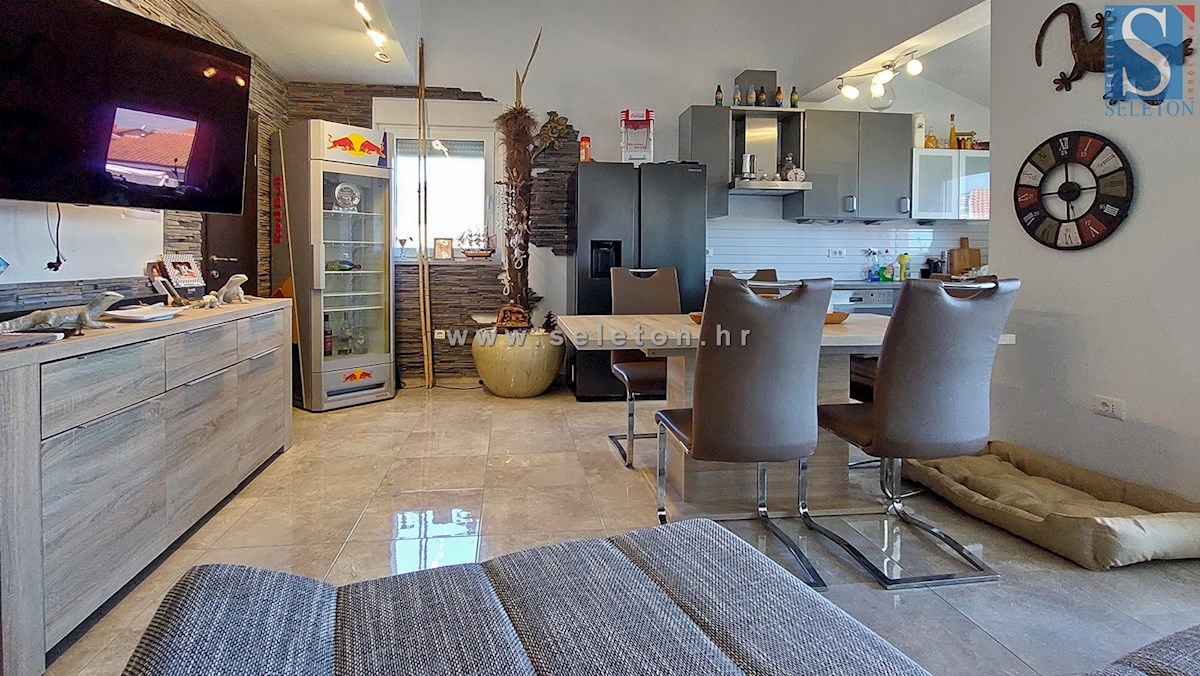 Poreč - Funtana, appartamento arredato su due piani di 76 m2