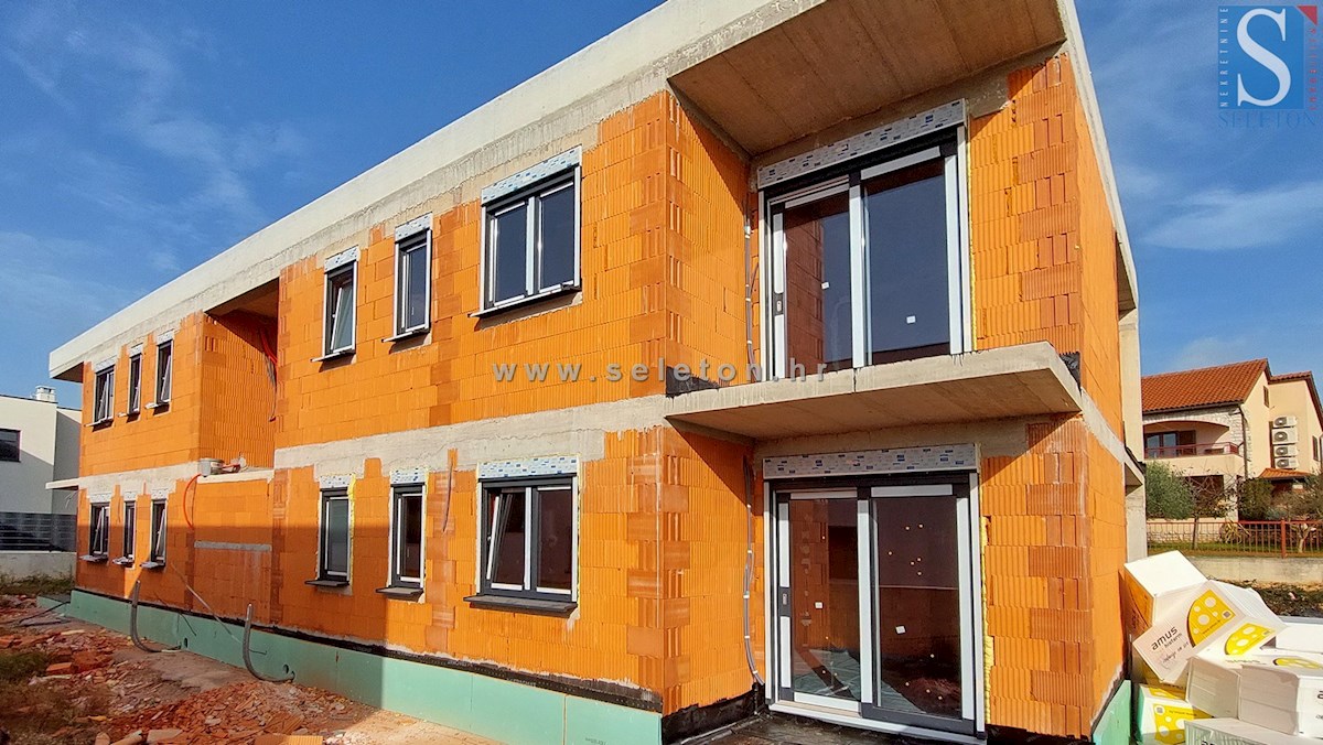 Poreč-Parenzo, nuovo appartamento di 73 m2, 1° piano - in costruzione