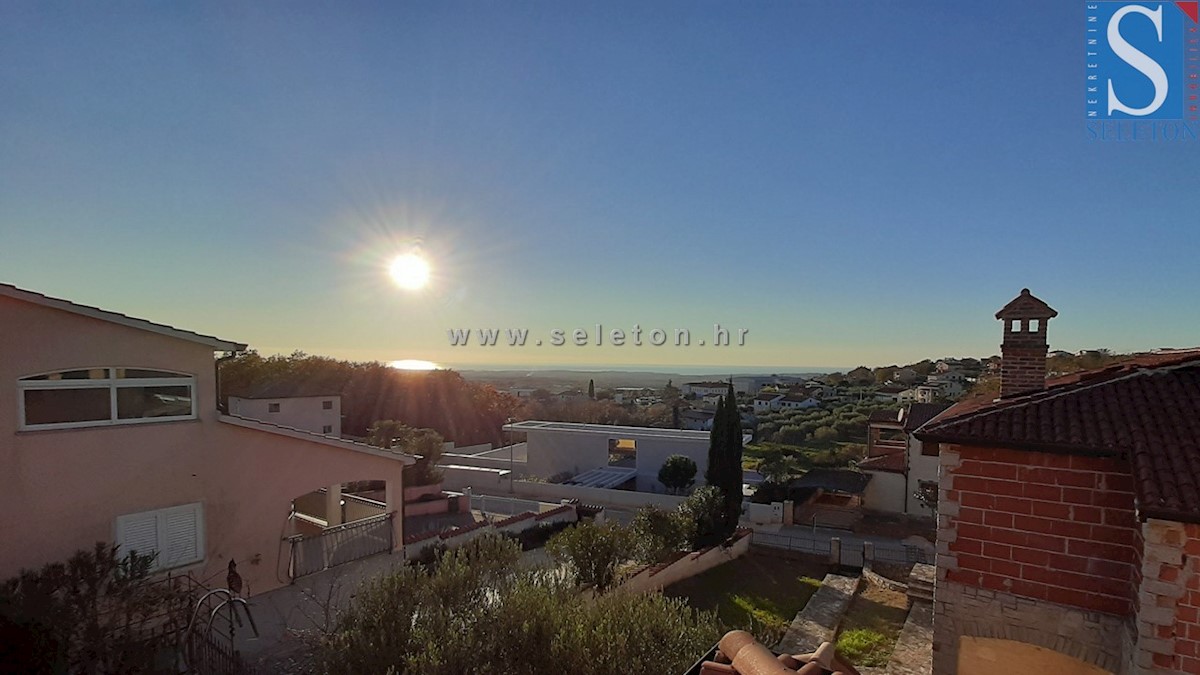 Istria - casa con piscina e vista mare vicino a Parenzo