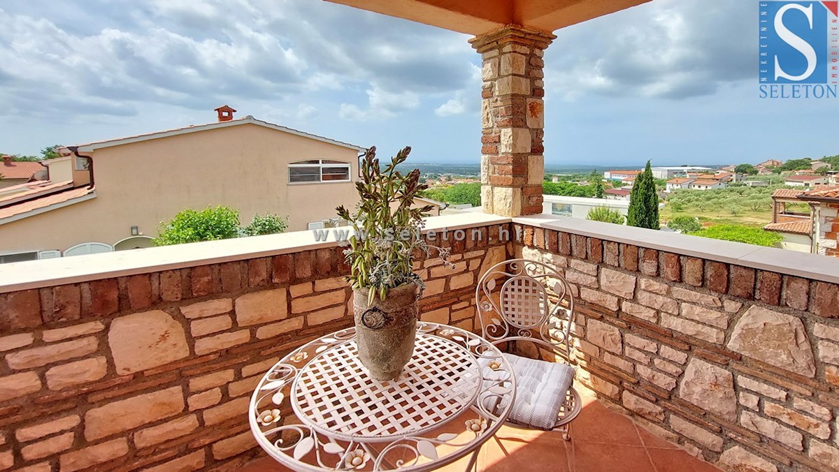 Istria - casa con piscina e vista mare vicino a Parenzo