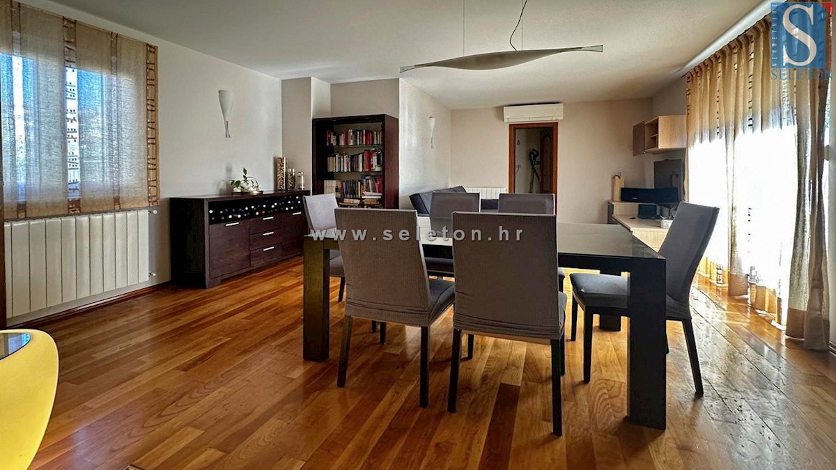 Appartamento arredato a Poreč-Parenzo, 77 m2, con giardino di 60 m2, a 1 km dal mare/spiaggia