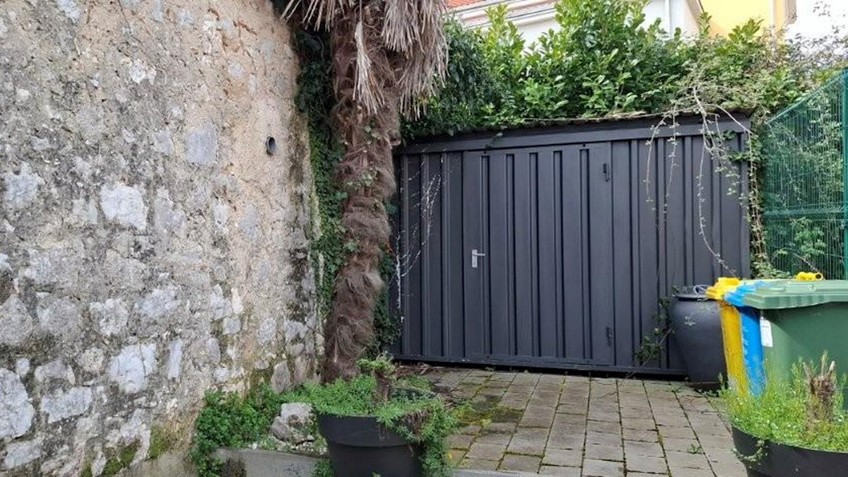 Funtana, appartamento arredato su due piani di 76 m2