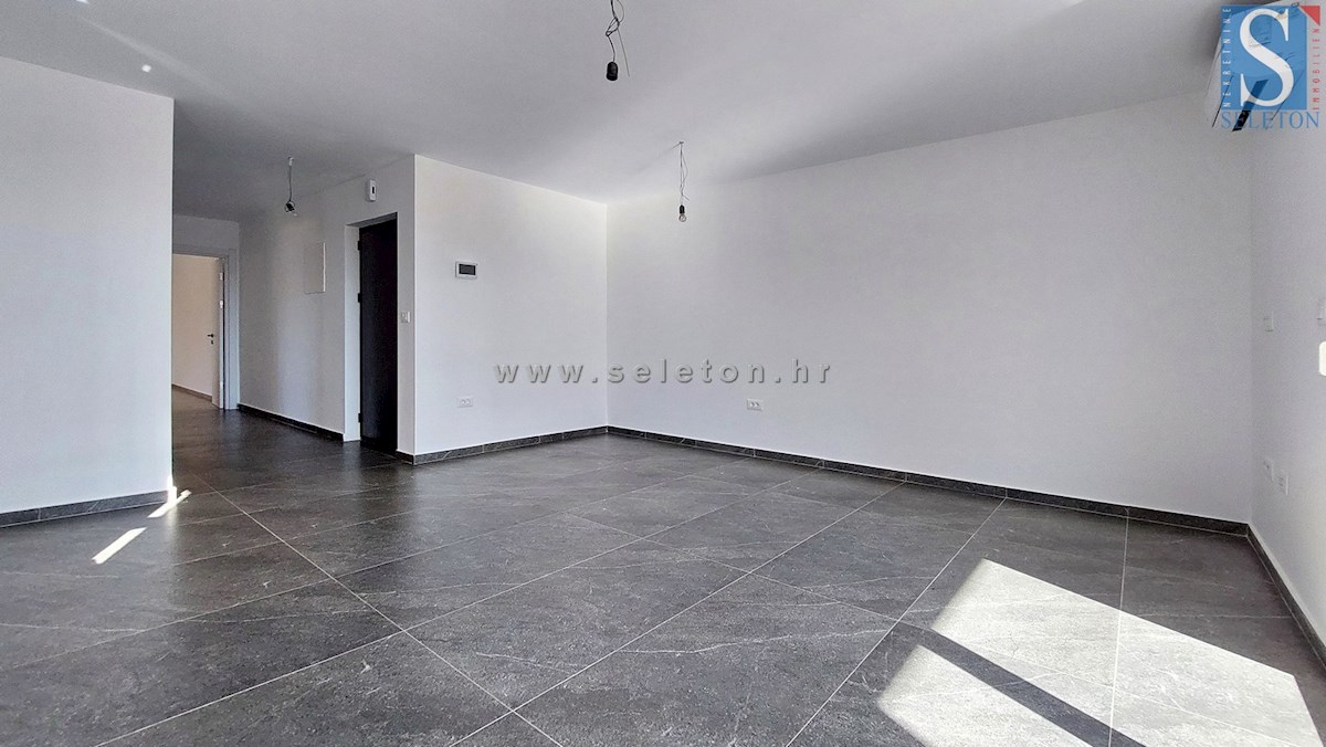 Poreč - dintorni, nuovo appartamento di 66 m2, 2 terrazze