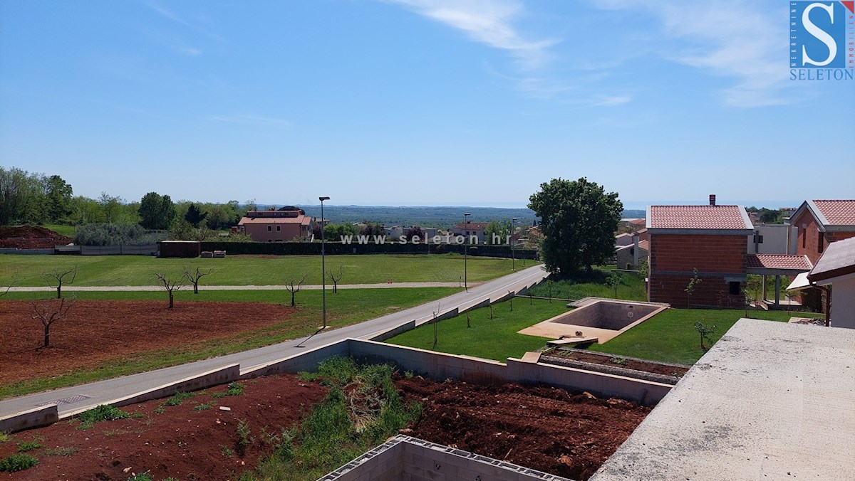 Casa indipendente di 240 m2 con vista mare, piscina e garage vicino a Parenzo - in costruzione