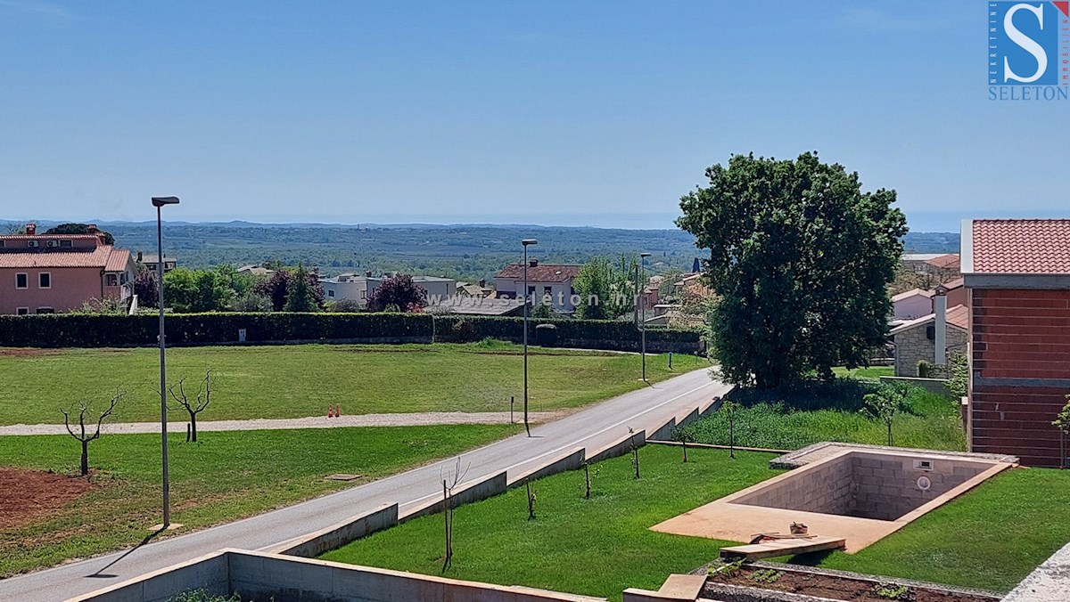 Casa indipendente di 240 m2 con vista mare, piscina e garage vicino a Parenzo - in costruzione