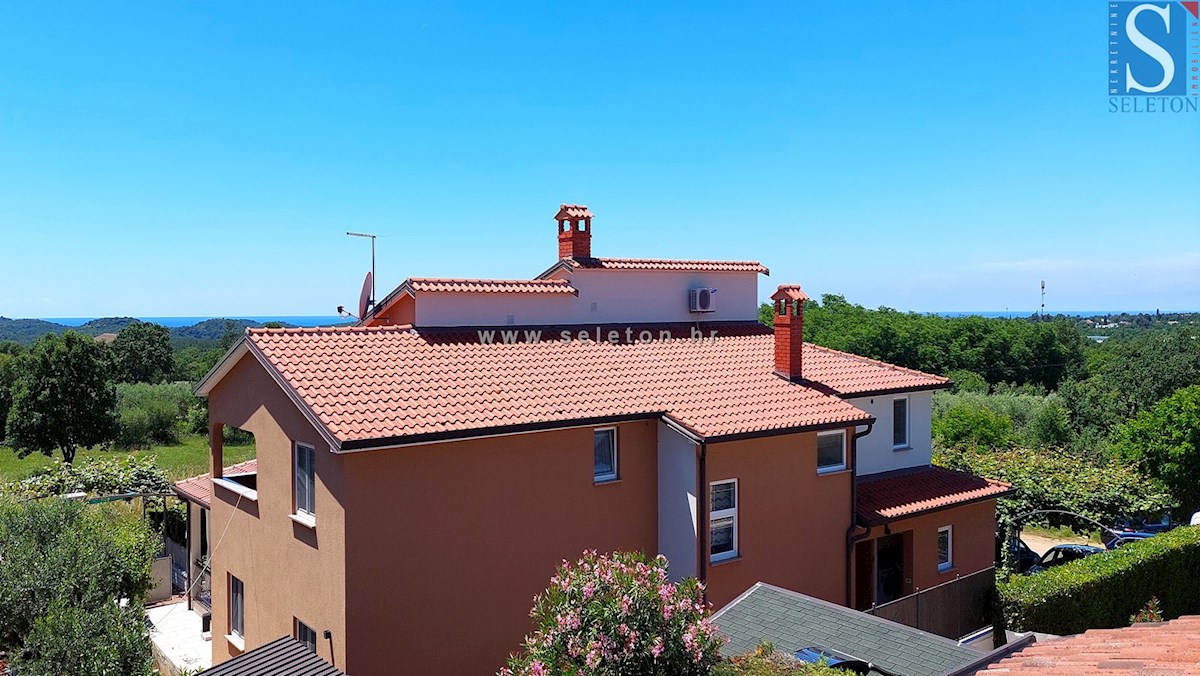 Casa con piscina nelle vicinanze di Poreč-Parenzo