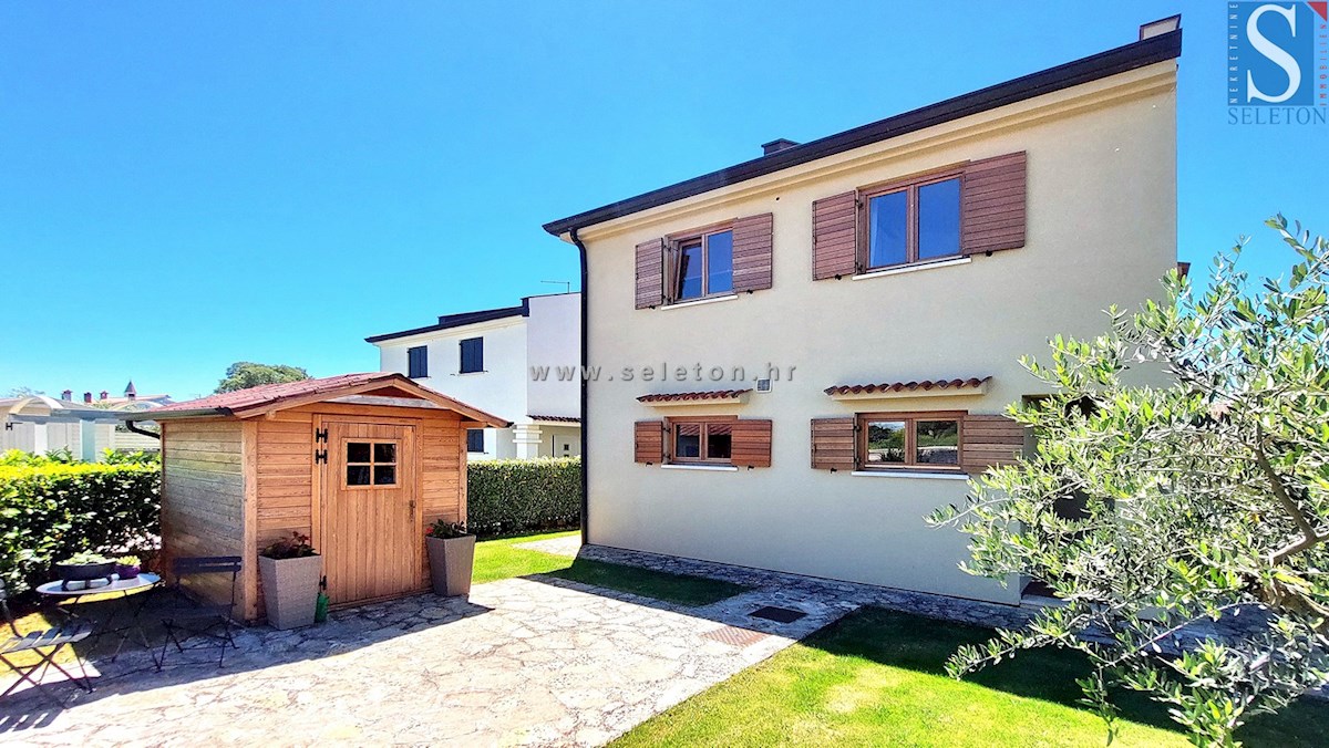 Casa con piscina nelle vicinanze di Poreč-Parenzo