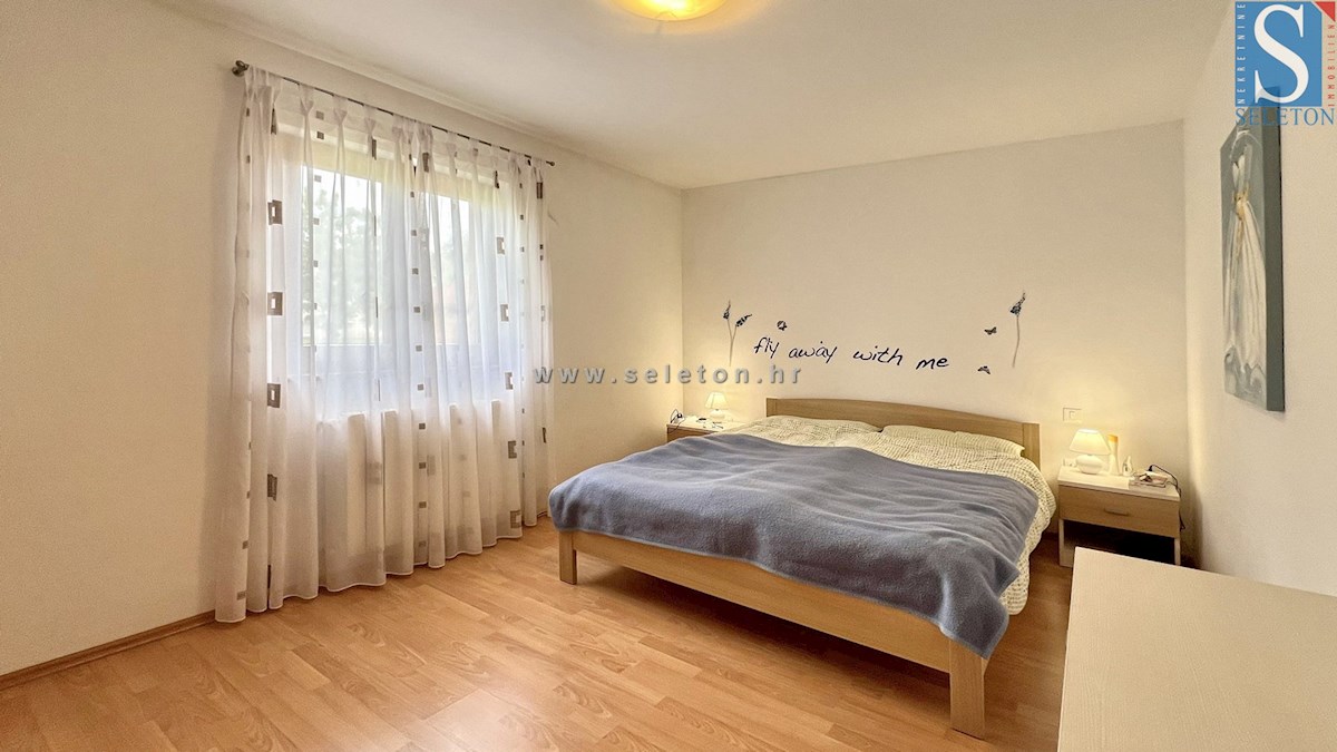 Poreč-Parenzo, casa indipendente di 160 m2 con piscina
