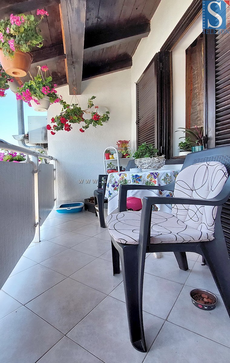 Appartamento di 38 m2 vicino al mare nella zona di Poreč-Parenzo