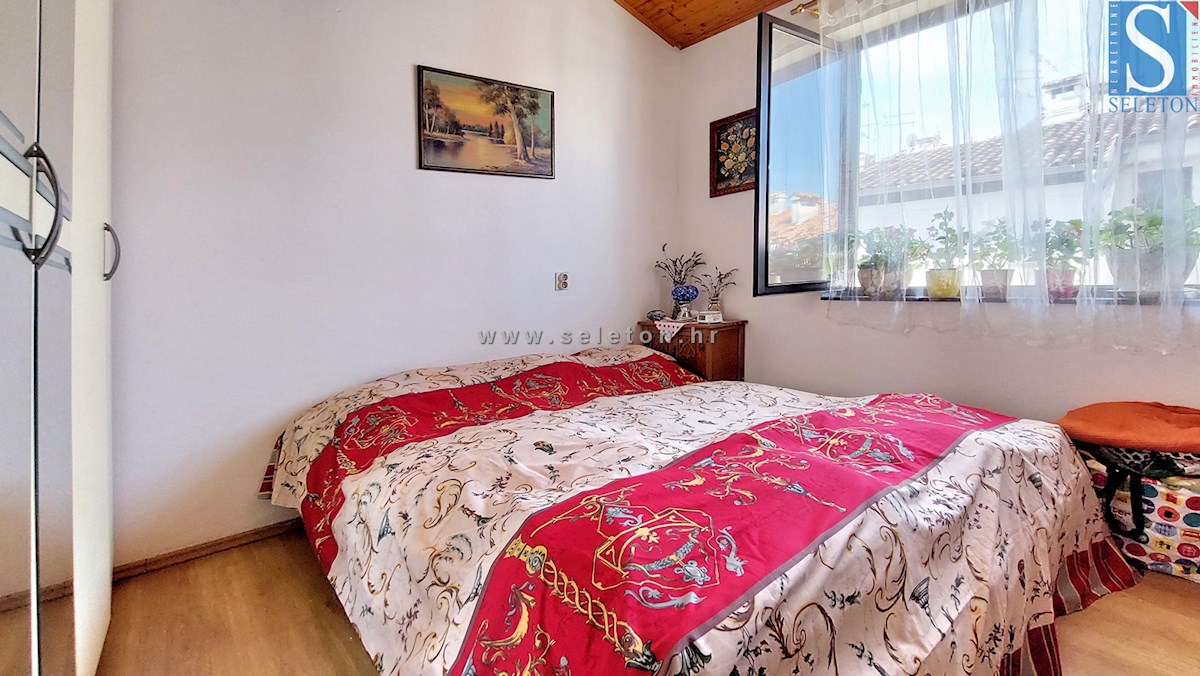 Appartamento di 38 m2 vicino al mare nella zona di Poreč-Parenzo