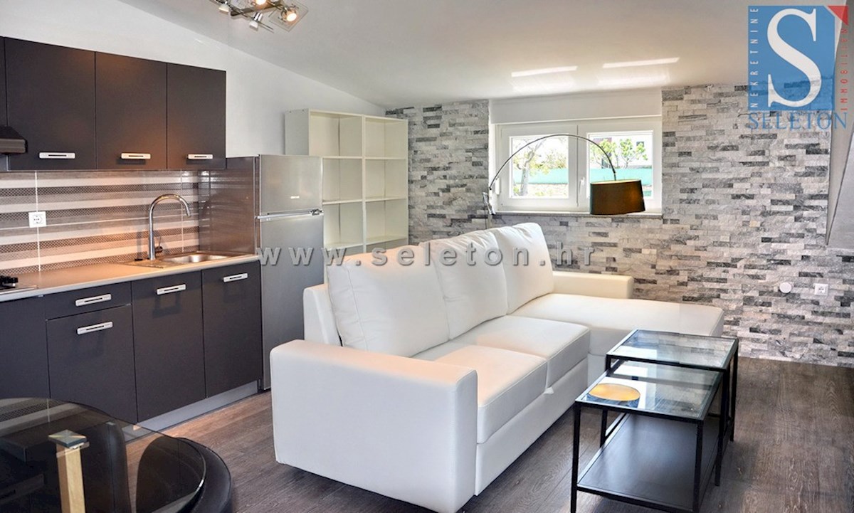 Funtana, appartamento arredato di 41 m2 con vista mare