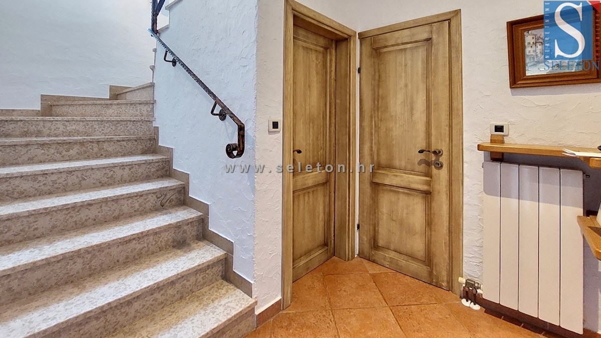 Casa di 160 m2 con piscina e vista mare vicino a Poreč-Parenzo