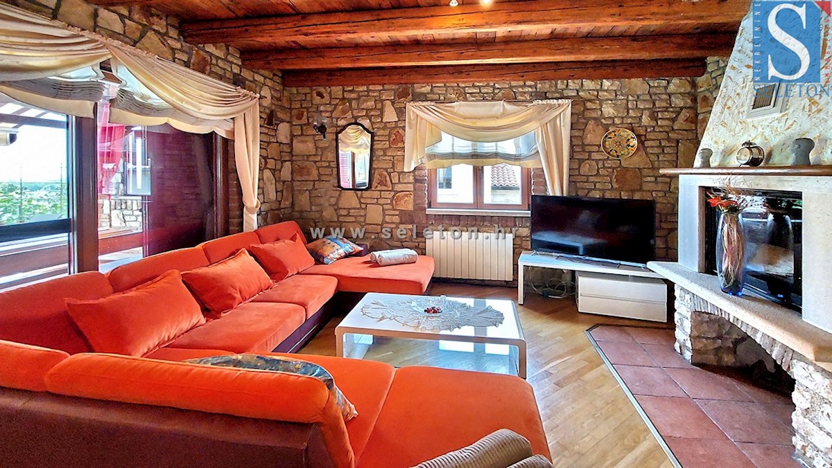 Casa di 160 m2 con piscina e vista mare vicino a Poreč-Parenzo