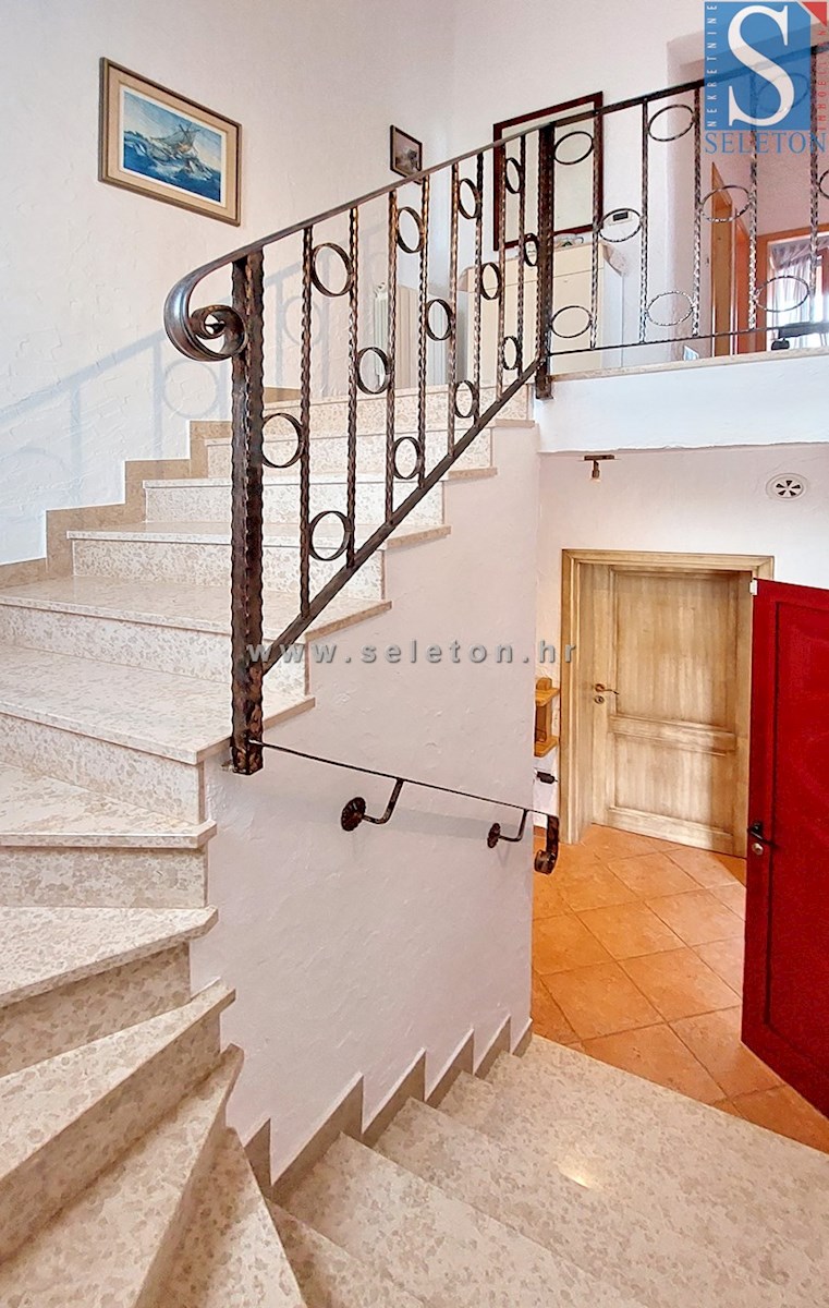 Casa di 160 m2 con piscina e vista mare vicino a Poreč-Parenzo