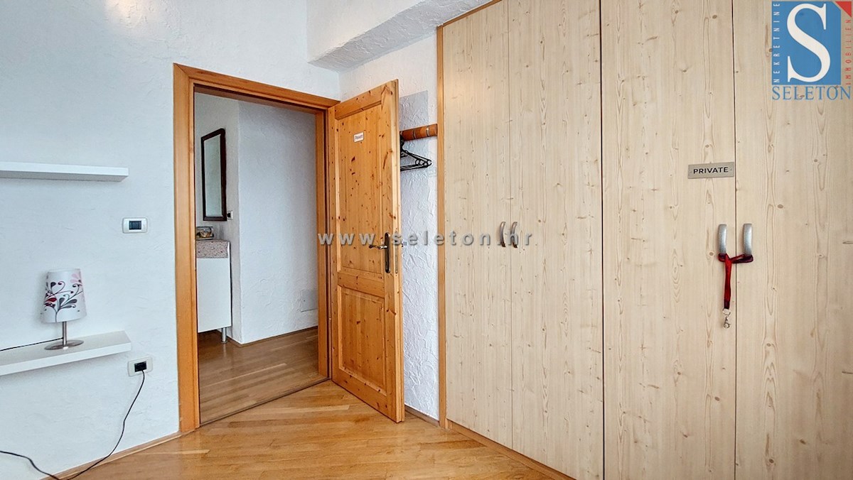 Casa di 160 m2 con piscina e vista mare vicino a Poreč-Parenzo