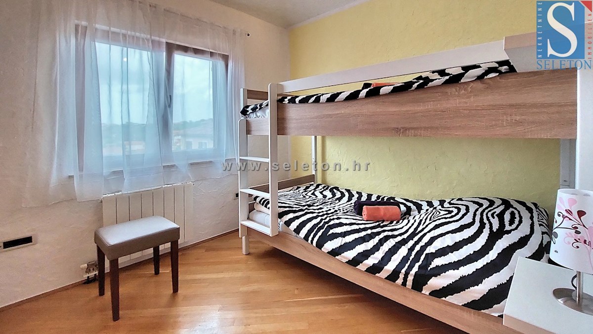 Casa di 160 m2 con piscina e vista mare vicino a Poreč-Parenzo