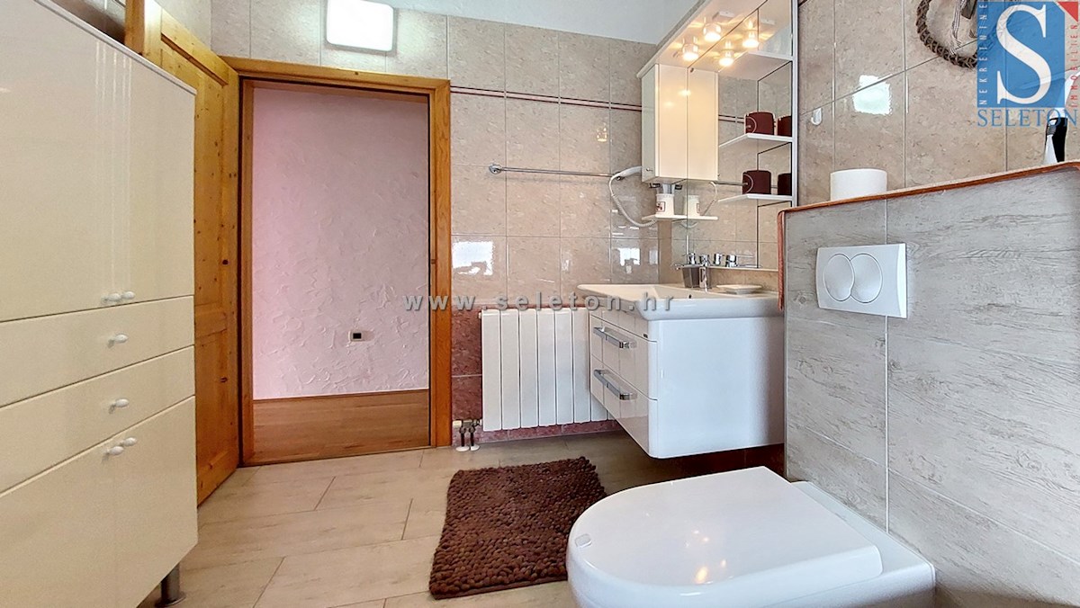 Casa di 160 m2 con piscina e vista mare vicino a Poreč-Parenzo