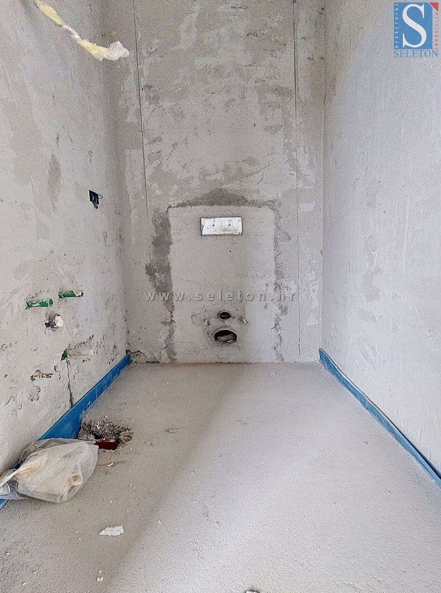 Istria, Poreč-Parenzo, nuovo appartamento di 161 m2, 2° piano, vista mare, a circa 800 m dal mare (in linea d'aria)