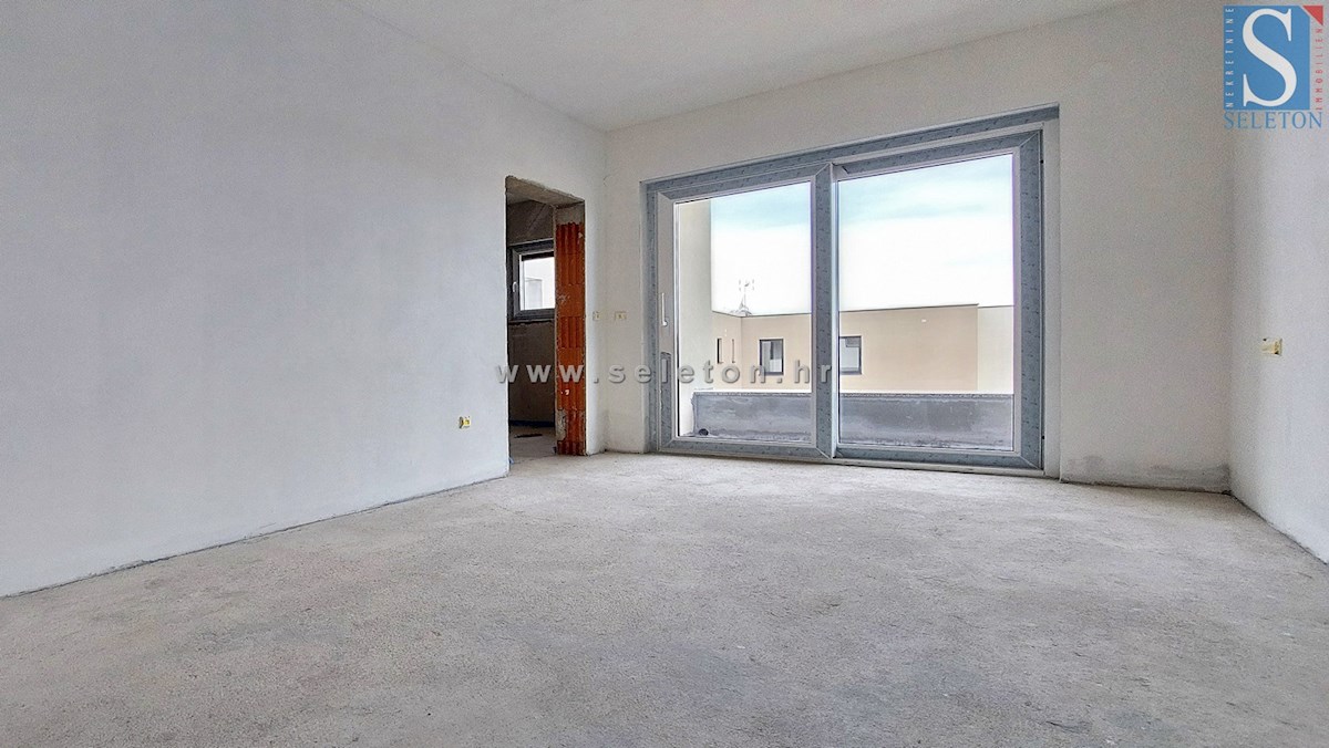 Istria, Poreč-Parenzo, nuovo appartamento di 161 m2, 2° piano, vista mare, a circa 800 m dal mare (in linea d'aria)