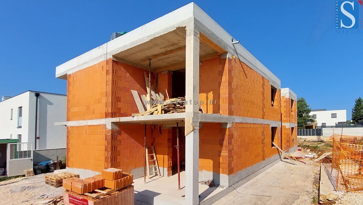 Nuovo appartamento di 66 m2 a Poreč-Parenzo, 1° piano - in costruzione