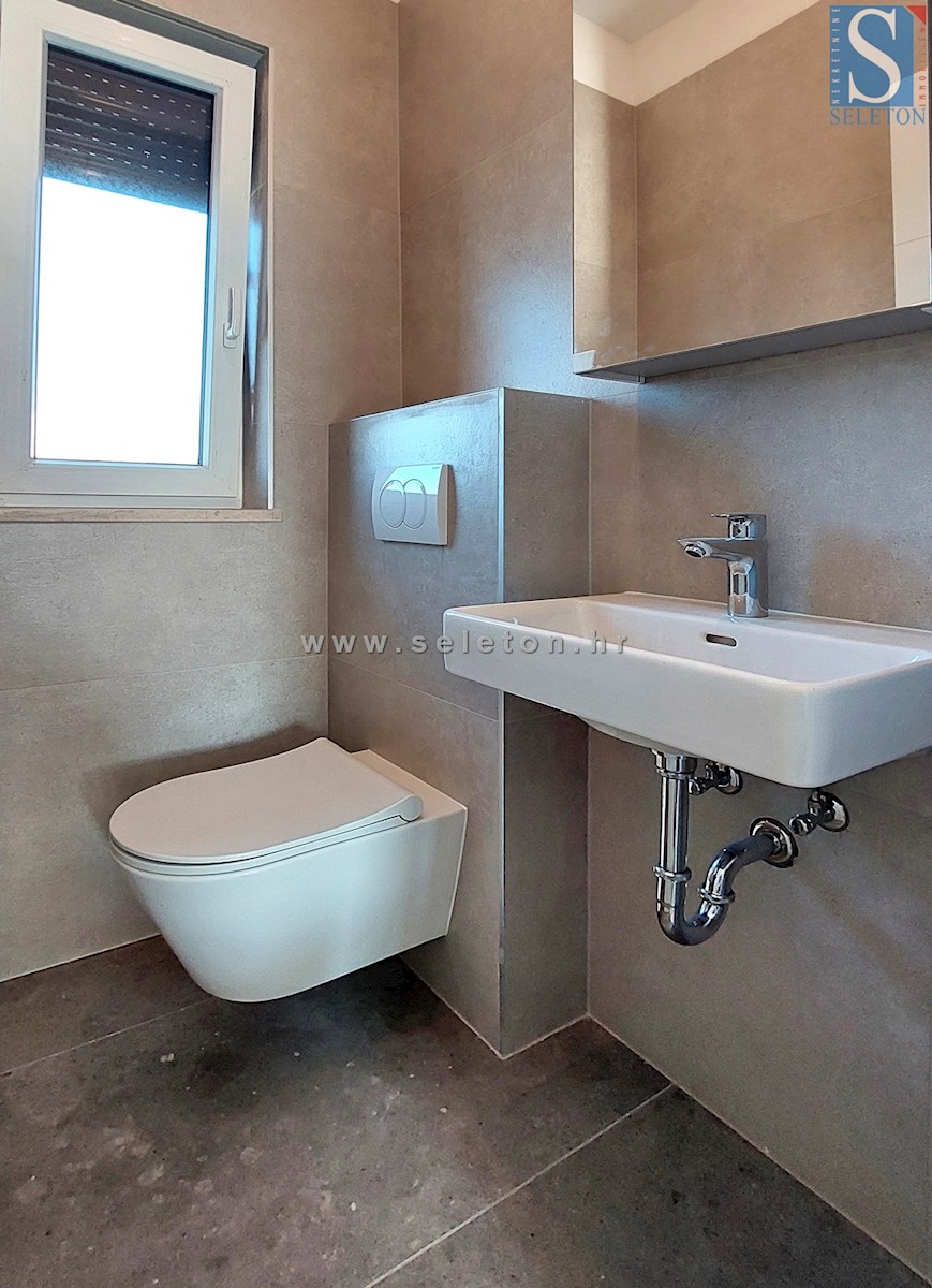 Poreč-Parenzo - dintorni, nuovo appartamento di 72 m2, 2 camere da letto, 2 posti auto