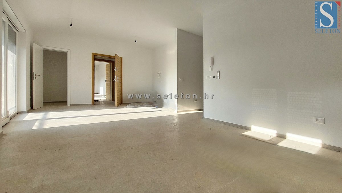 Poreč-Parenzo - dintorni, nuovo appartamento di 72 m2, 2 camere da letto, 2 posti auto