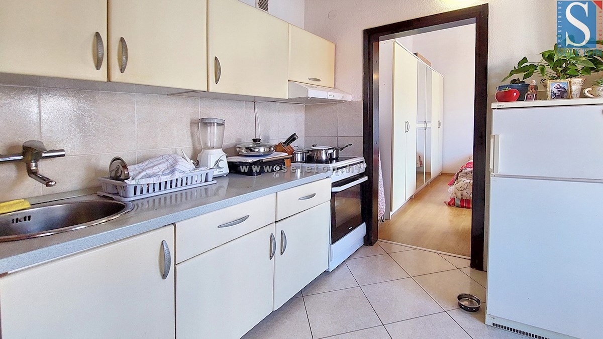 Appartamento di 38 m2 vicino al mare nella zona di Poreč-Parenzo