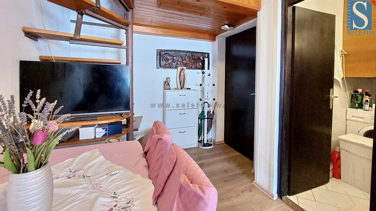 Appartamento di 38 m2 vicino al mare nella zona di Poreč-Parenzo