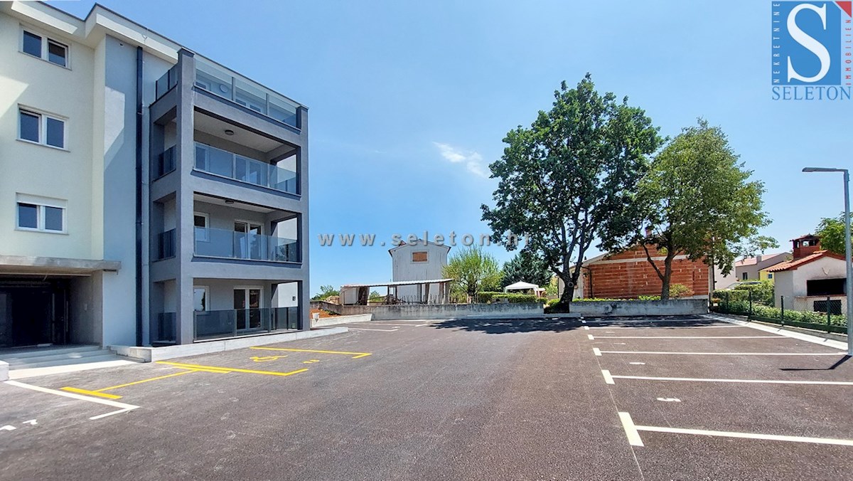 Nuovo appartamento nelle vicinanze di Poreč-Parenzo di 72 m2 con giardino di 170 m2