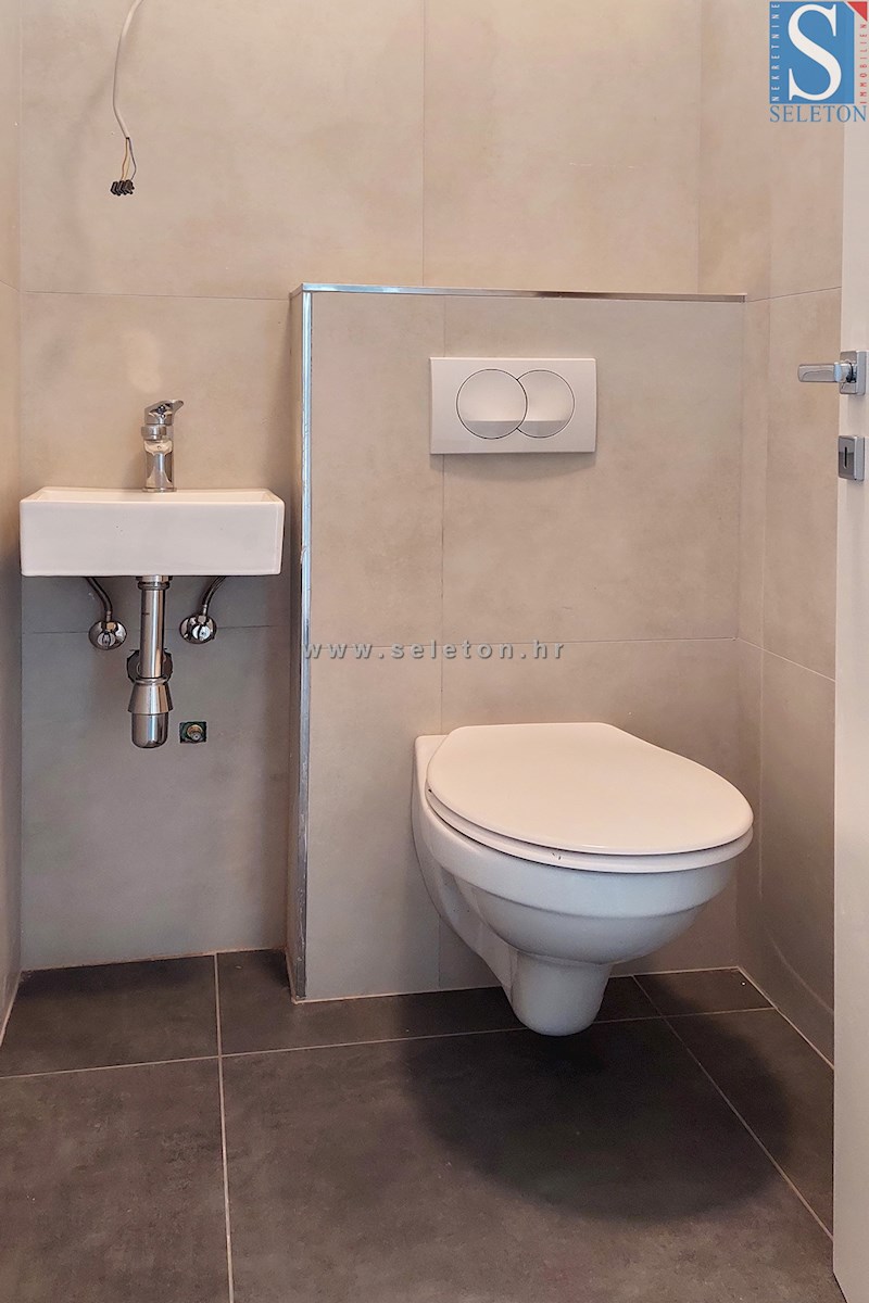 Nuovo appartamento nelle vicinanze di Poreč-Parenzo di 72 m2 con giardino di 170 m2