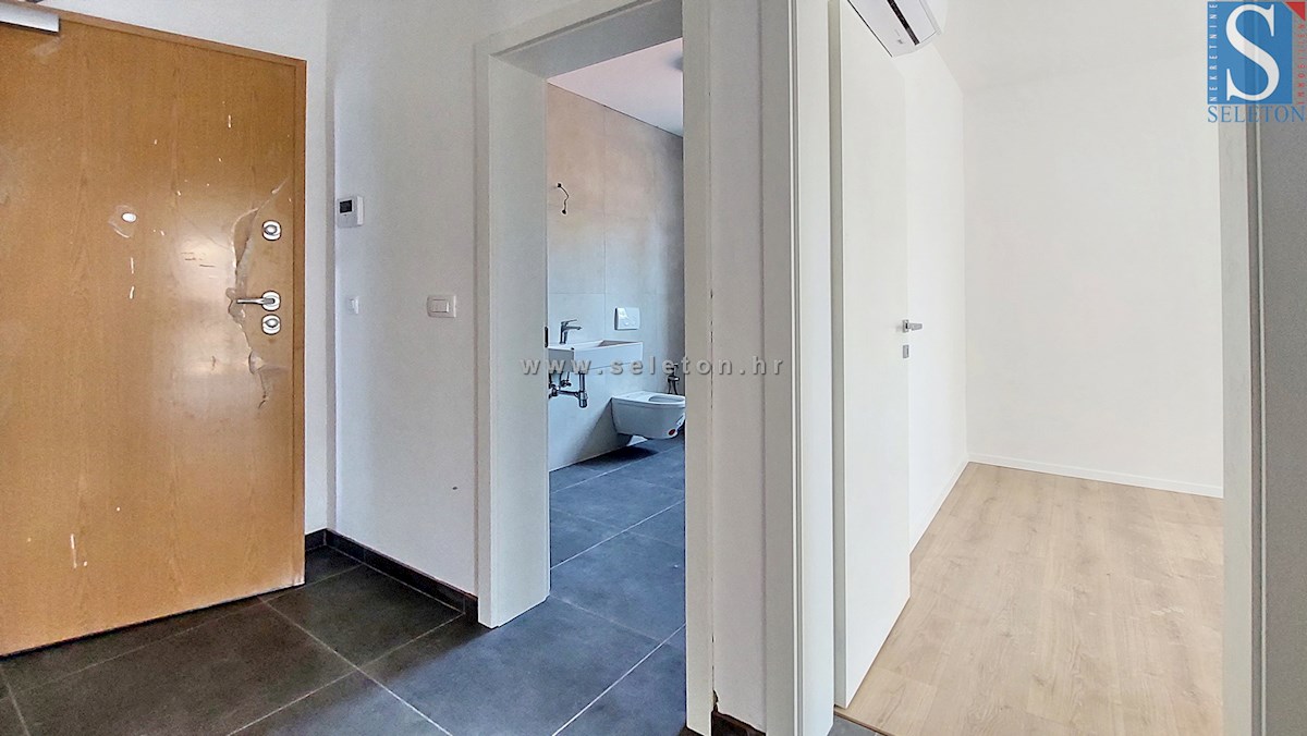 Nuovo appartamento nelle vicinanze di Poreč-Parenzo di 72 m2 con giardino di 170 m2