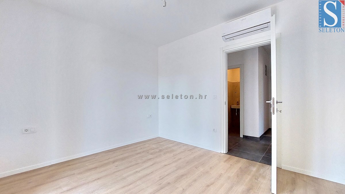 Nuovo appartamento nelle vicinanze di Poreč-Parenzo di 72 m2 con giardino di 170 m2