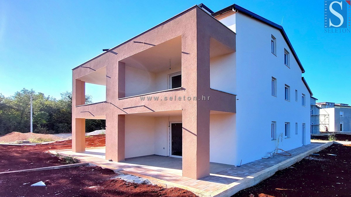 Poreč - dintorni, nuovo appartamento di 66 m2, 2 terrazze