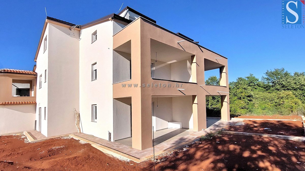 Poreč - dintorni, nuovo appartamento di 66 m2, 2 terrazze