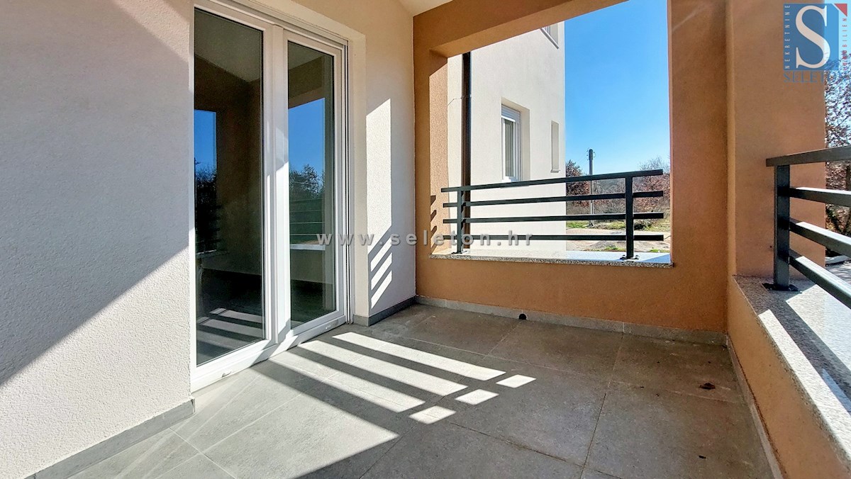 Poreč - dintorni, nuovo appartamento di 66 m2, 2 terrazze