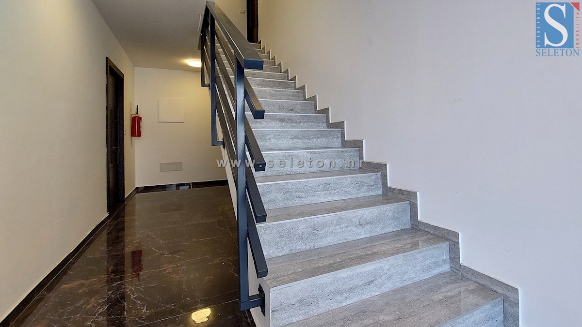 Poreč - dintorni, nuovo appartamento di 66 m2, 2 terrazze