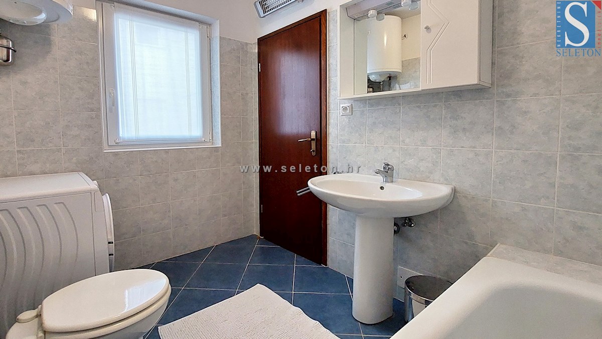 Istria, appartamento ammobiliato a Poreč-Parenzo, 68 m2, 600 m dal mare/spiaggia